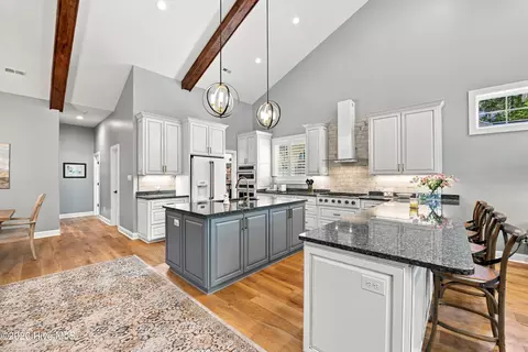Kitchen - 4557 Moss Bnd, New Bern, NC 28562 photo 4 of 9