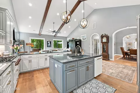 Kitchen - 4557 Moss Bnd, New Bern, NC 28562 photo 2 of 9
