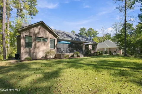 Exterior - 4557 Moss Bnd, New Bern, NC 28562 photo 8 of 11