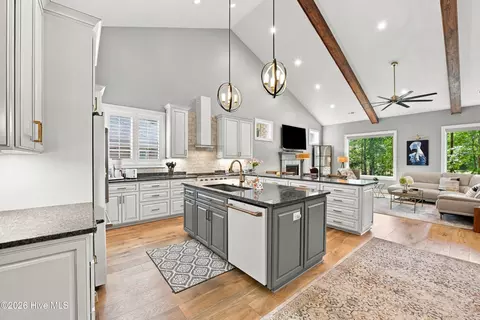 Kitchen - 4557 Moss Bnd, New Bern, NC 28562 photo 3 of 9
