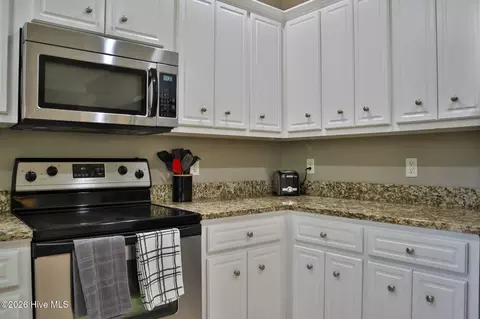 Kitchen - 602 Rutledge Way, Evans, GA 30809 photo 2 of 4