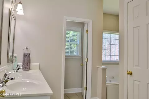 Bath - 602 Rutledge Way, Evans, GA 30809 photo 3 of 11