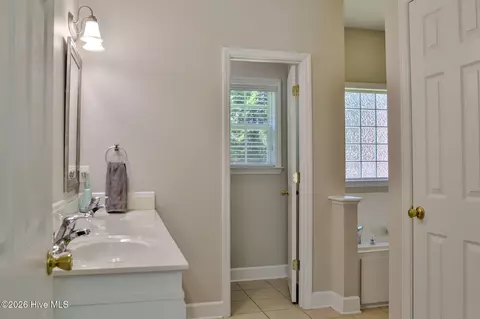 Bath - 602 Rutledge Way, Evans, GA 30809 photo 6 of 11