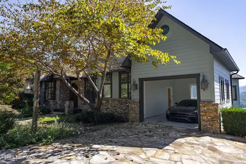 1 Cheoah Trl, Lake Santeetlah, NC 28771