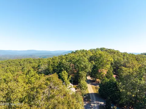 310 Skyland Trl, Murphy, NC 28906 photo 2