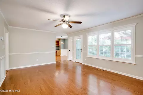 Living - 4100 Quinn Dr, Evans, GA 30809 photo 5 of 6