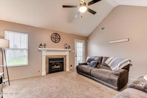 Living - 662 Devon Rd, Grovetown, GA 30813 photo 1 of 1
