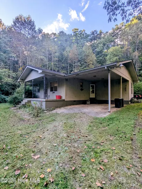 Exterior - 1226 Reservoir Rd, Murphy, NC 28906 photo 6 of 12