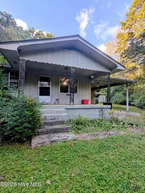 Exterior - 1226 Reservoir Rd, Murphy, NC 28906 photo 3 of 12