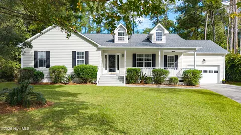 745 Comet Dr, Beaufort, NC 28516