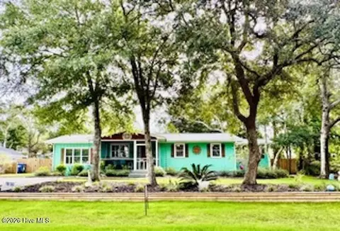 118 NE 19th St, Oak Island, NC 28465
