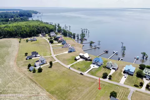 425 Batchelor Bay Dr, Windsor, NC 27983 photo 2