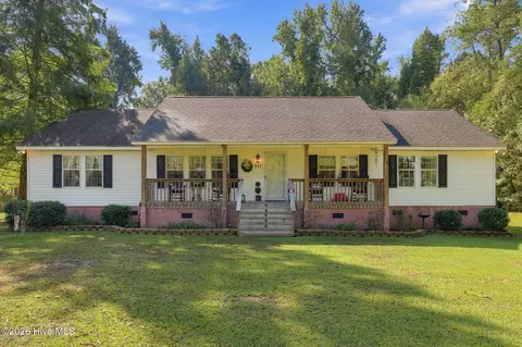 715 Nc Hwy 133, Rocky Point, NC 28457