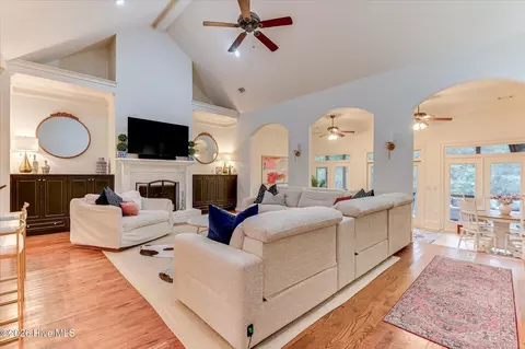 Living - 443 Buxton Ln, Evans, GA 30809 photo 2 of 4