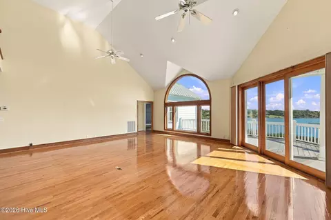 Living - 5 Ballast Point Rd, Hampstead, NC 28443 photo 5 of 7