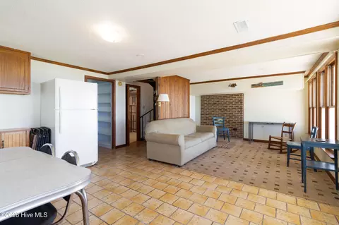 Living - 528 Surfside Dr, Edenton, NC 27932 photo 1 of 1
