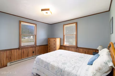 Bedroom - 528 Surfside Dr, Edenton, NC 27932 photo 2 of 5