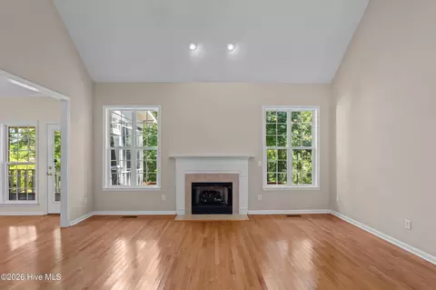 Living - 704 Parnell Ct, Martinez, GA 30907 photo 3 of 4