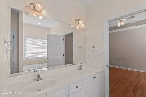 Bath - 704 Parnell Ct, Martinez, GA 30907 photo 3 of 7