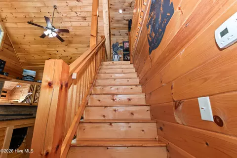 Entry Way - 440 Rocky Springs Ln, Murphy, NC 28906 photo 2 of 3