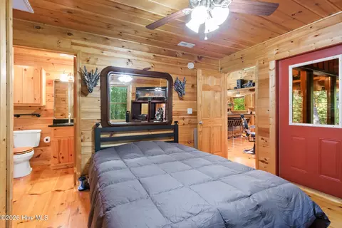 Bedroom - 440 Rocky Springs Ln, Murphy, NC 28906 photo 3 of 5