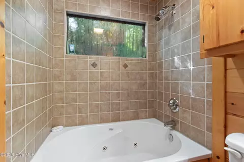 Bath - 440 Rocky Springs Ln, Murphy, NC 28906 photo 3 of 3
