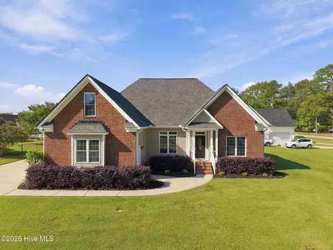 1112 Porters Ridge Dr, Greenville, NC 27858