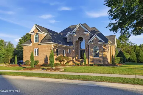 501 Golf View Dr, Greenville, NC 27834
