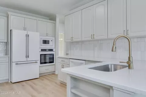 Kitchen - 701 Avrett Cir, Evans, GA 30809 photo 2 of 5