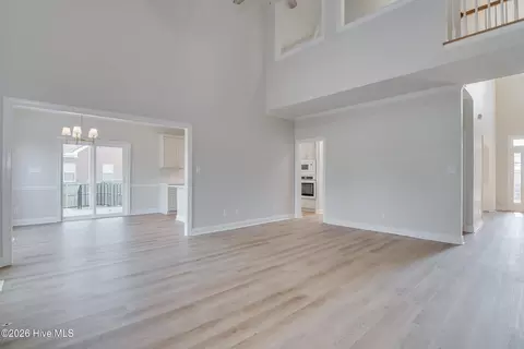 Living - 701 Avrett Cir, Evans, GA 30809 photo 4 of 5