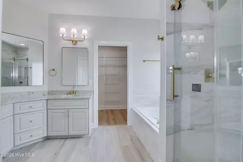 Bath - 701 Avrett Cir, Evans, GA 30809 photo 2 of 11