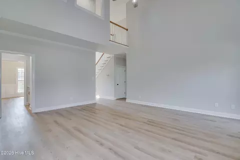 Living - 701 Avrett Cir, Evans, GA 30809 photo 3 of 5