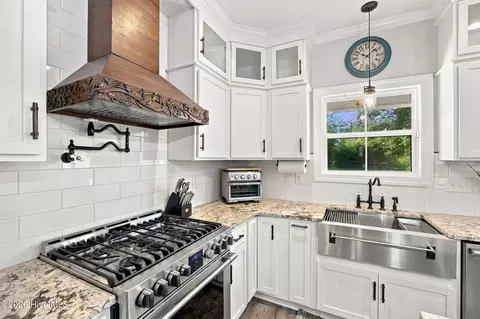 Kitchen - 1269 Deep Bottom Rd, Wallace, NC 28466 photo 3 of 4