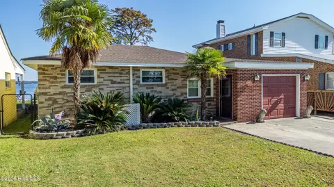 102 Shore Dr, Hertford, NC 27944