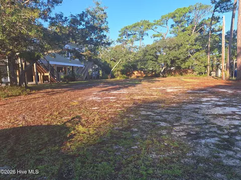 209 NE 69th St, Oak Island, NC 28465