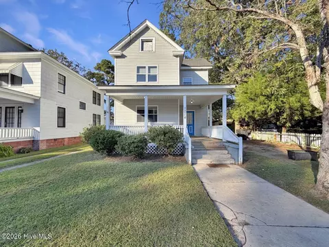 1014 W Colonial Ave, Elizabeth City, NC 27909