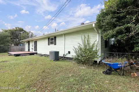 Exterior - 111 Riegel Dr, Hubert, NC 28539 photo 7 of 8