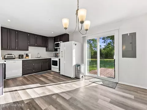 Kitchen - 111 Riegel Dr, Hubert, NC 28539 photo 6 of 6