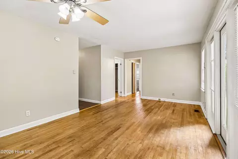 Living - 1640 Pendleton Rd, Augusta, GA 30904 photo 2 of 4