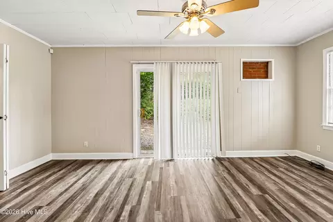 Living - 1640 Pendleton Rd, Augusta, GA 30904 photo 3 of 4