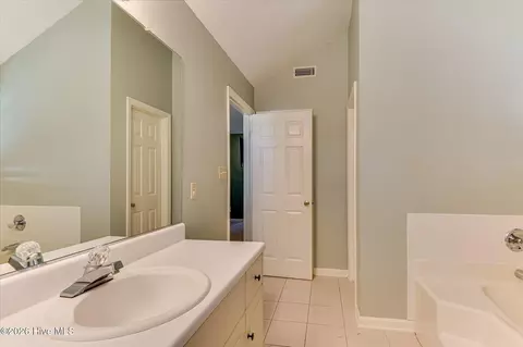 Bath - 4647 Leeward Dr, Evans, GA 30809 photo 3 of 5
