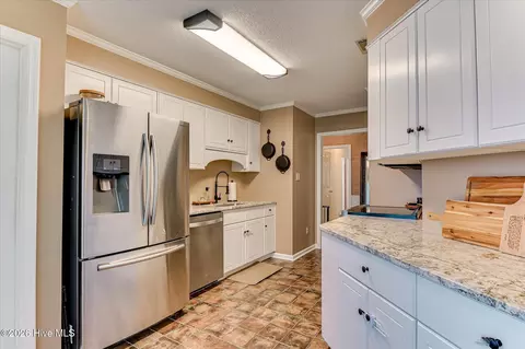 Kitchen - 4647 Leeward Dr, Evans, GA 30809 photo 3 of 6