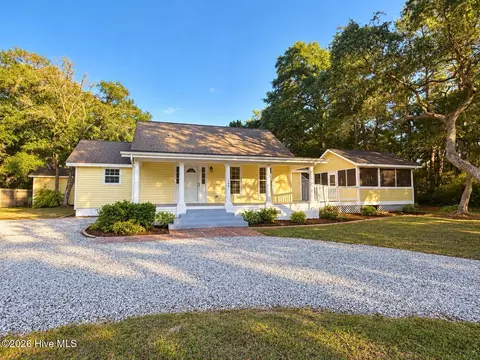 108 NW 29th St, Oak Island, NC 28465