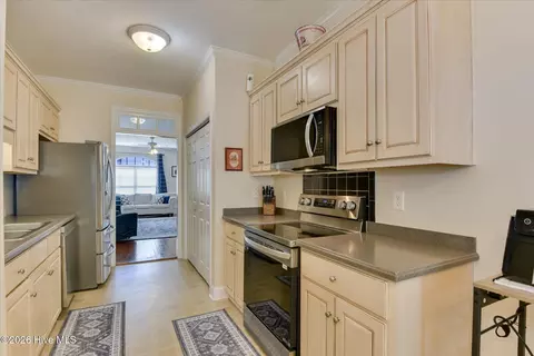 Kitchen - 428 Manly Way, Evans, GA 30809 photo 4 of 5
