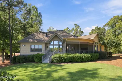 Exterior - 70 Royal Dublin Dr, Pinehurst, NC 28374 photo 9 of 12