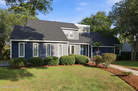 1506 Chip Shot Dr, Morehead City, NC 28557