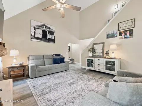 Living - 819 Cooke Dr, Hubert, NC 28539 photo 2 of 2