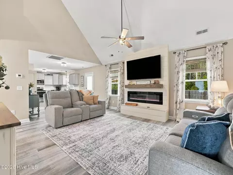 Living - 819 Cooke Dr, Hubert, NC 28539 photo 1 of 2