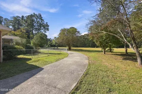 Exterior - 309 Willowbrook Ct, New Bern, NC 28562 photo 13 of 15