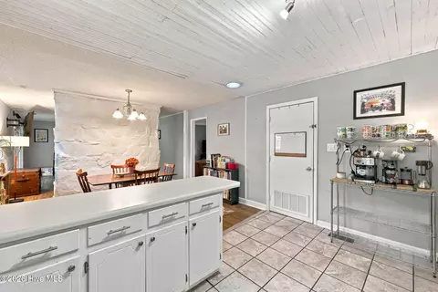 Kitchen - 309 Willowbrook Ct, New Bern, NC 28562 photo 4 of 4